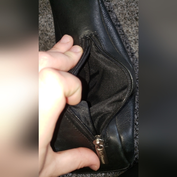 Black Leather Shoulder Bag - Picture 9 of 9